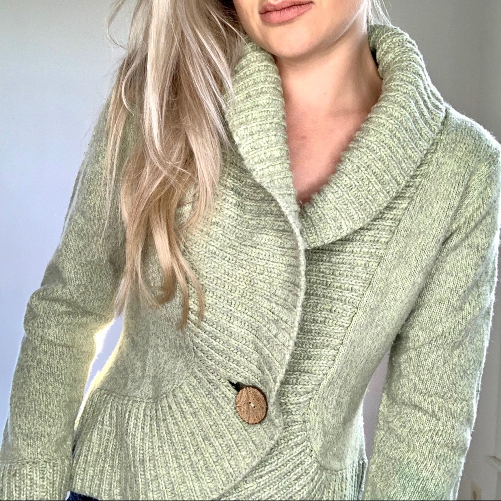 Pistachio Green One Button Knit Collared Sweater S